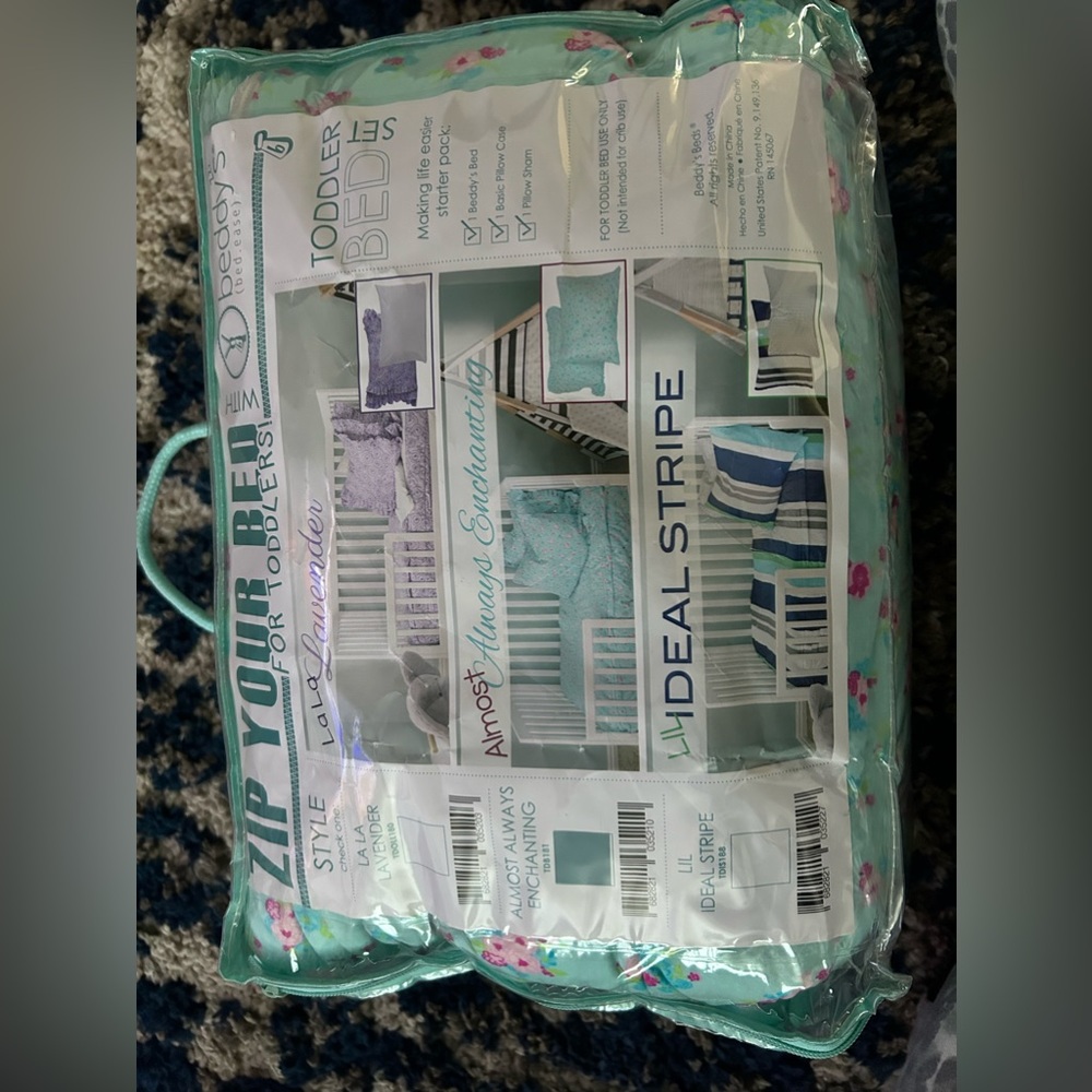 Beddy- Brand New Toddler Bedding.  Never been used.